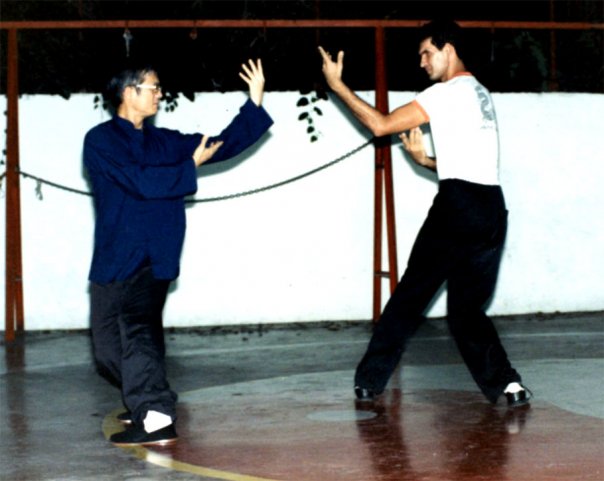 Yuri Jimenez and GM Dai She Zhe performancing Bagua in the 80's in Caracas, Venezuela 1